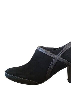 Clarks Artizan Suede Heeled Shootie Bootie Comfort Womens Size 9.5